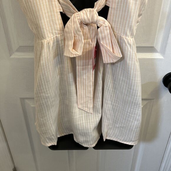 NWT Ingrid & Isabel Maternity Flutter Tank Top Tie Back White Peach Size Small - Picture 13 of 16